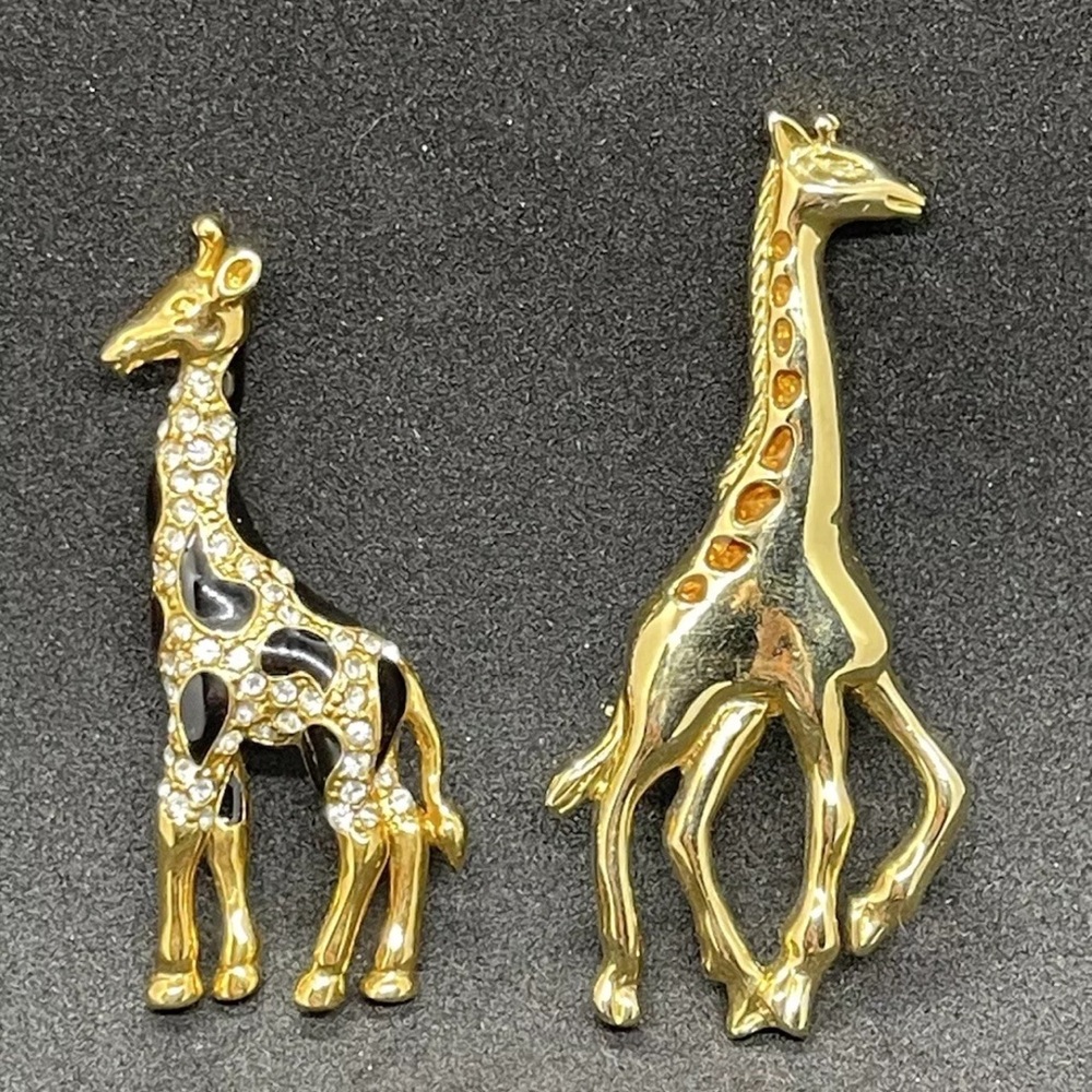 Gold Tone Giraffe Brooch Set
